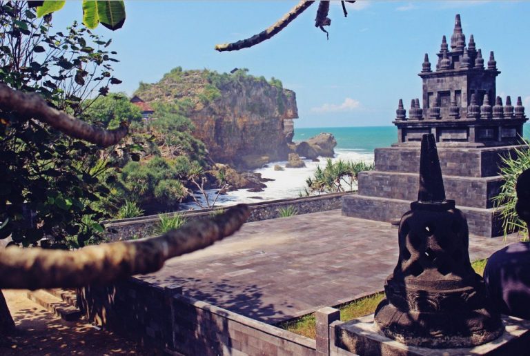 5 Tips Wisata Pantai Ngobaran Gunungkidul, Tanah Lot nya Jogja