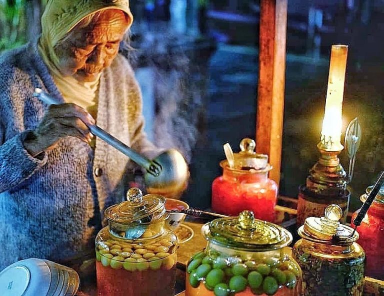 9 Rekomendasi Jajanan Di Jogja Rasa Istimewa, Harga Kaki Lima Yang Harus Dicoba