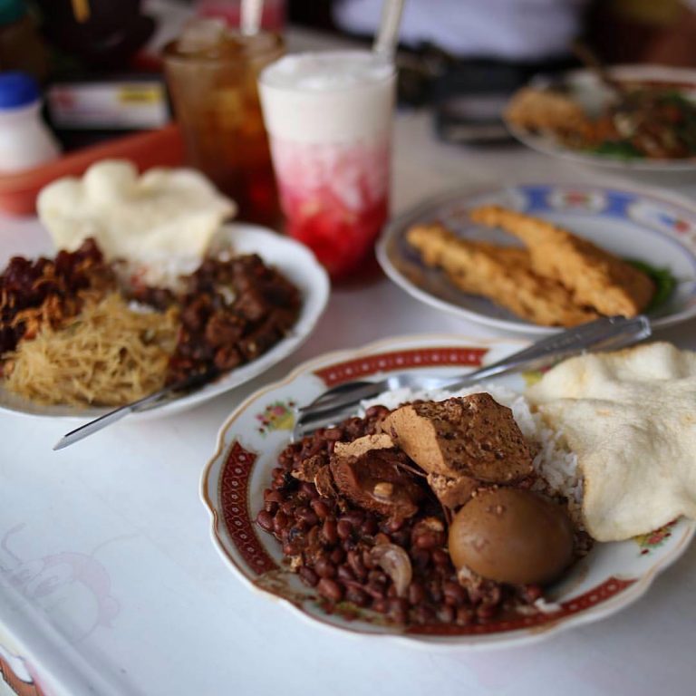 9 Rekomendasi Sarapan Enak Di Jogja, Bikin Semangat Bangun Pagi