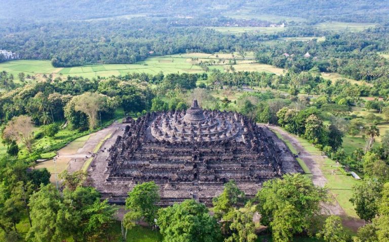 Keagungan Mahakarya Candi Borobudur dan Misterinya Sekaligus Tempat Wisata Disekitarnya