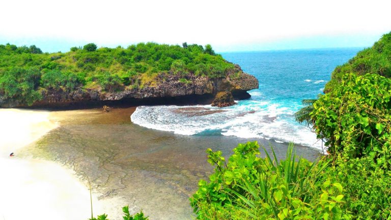 Pantai Greweng