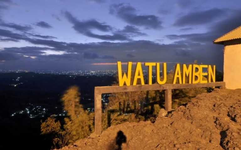 Wisata Resto Watu Amben Jogja, Nongkrong Asyik Ditemani Pemandangan Alam yang Ciamik