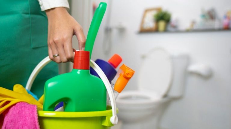 3 Rekomendasi Jasa Membersihkan Kamar Mandi di Jogja, Saatnya Kamar Mandi Nyaman dan Bebas Kuman