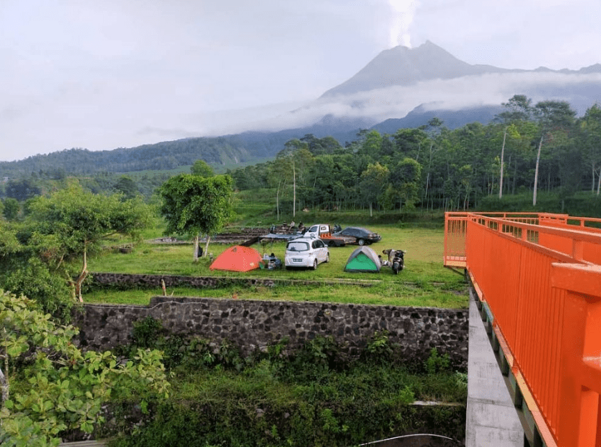 Camping di Teras Merapi
