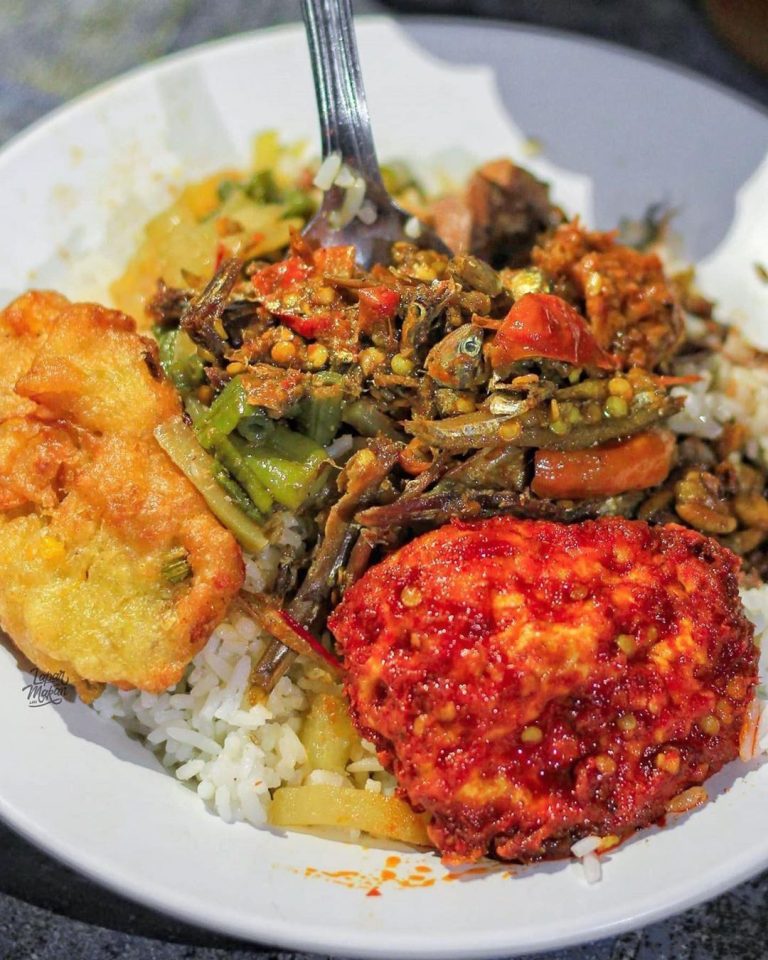 Nasi Teri Gejayan, rekomendasi kuliner malam Jogja. Foto: instagram @voilajogja