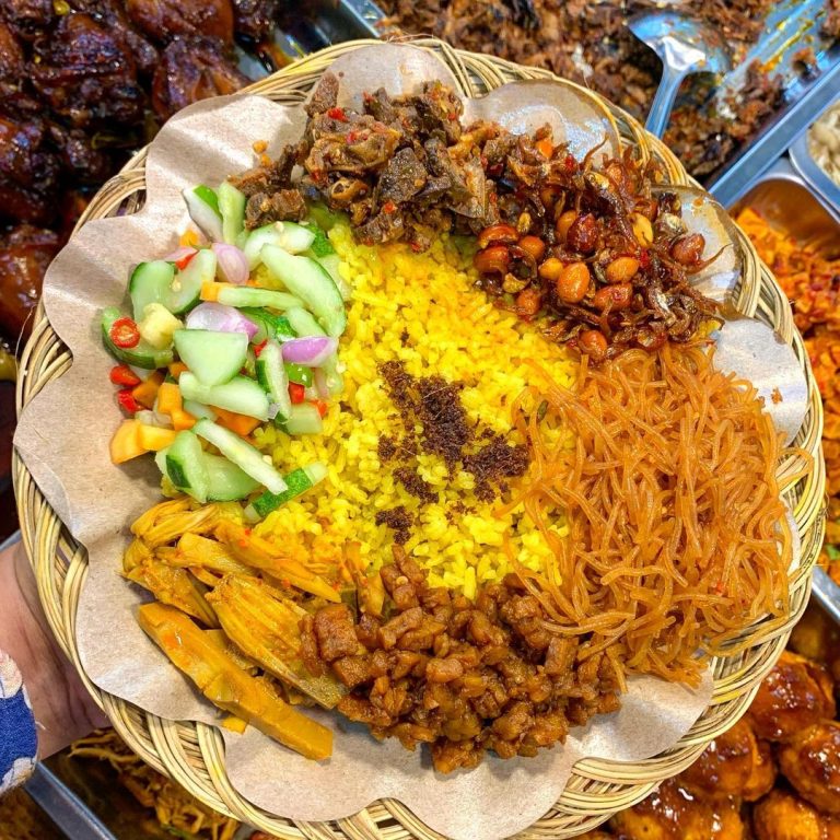 Kliner malam nasi kuning Mbah Jo. Foto: Instagram Nasi Kunng Mbah JO