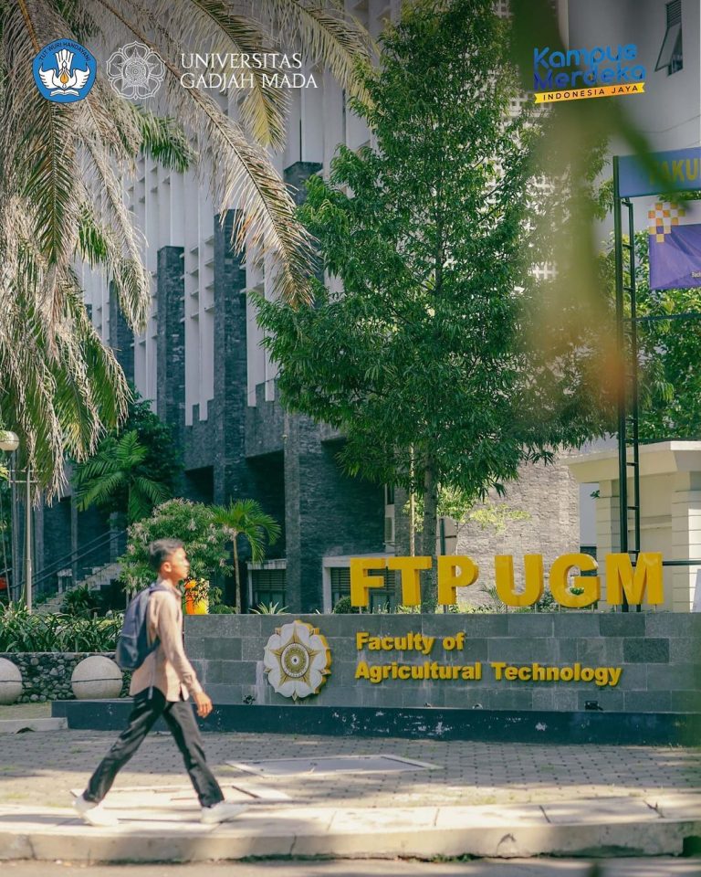 UGM, salah satu rekomendasi kampus terbesar di Jogja. Foto: instagram ugm.yoggakarta