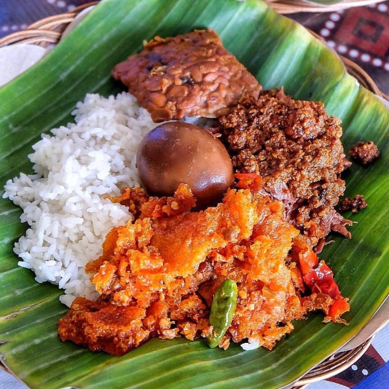 Gudeg Yu Djum, salah satu wisata kuliner legendaris Jogja. Foto: instagram @masakjajan.