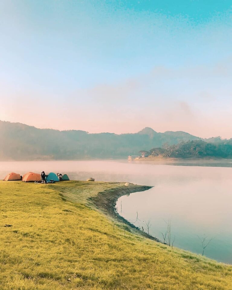 Waduk Sermo, rekomendasi wisata alam di Kulonprogo. Foto: Instagram @seputarkulonprogo