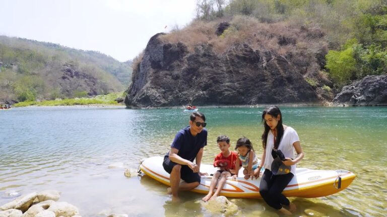Wisata viral Lembah Sungai Oyo Kedungjati. Foto: instagram @lembahoyo_kedungjati