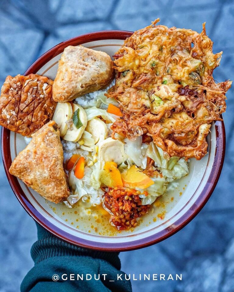 Info Sarapan Nasi Telur di Jogja: Rela Antre demi Seporsi Telur Gobal Gabul di Warung Pojok Mbak Yuni