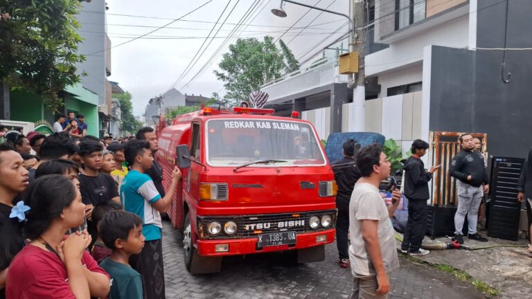Toko Perabot Terbakar Hebat di Sleman, Polisi Ungkap Dugaan Sumber Api