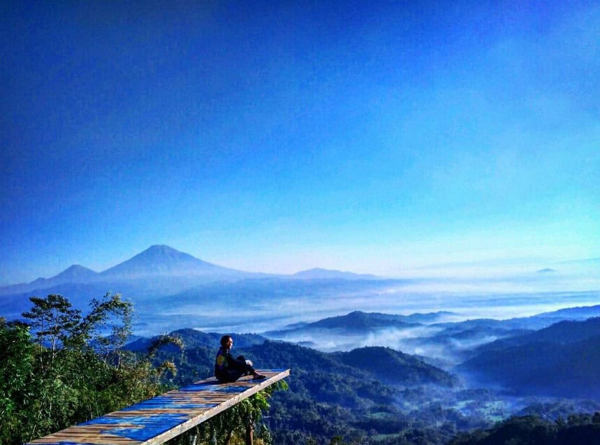 Menjelajah Keindahan Tersembunyi, Pesona Bukit Isis Kulon Progo yang Bikin Betah, sumber liburmulu.com