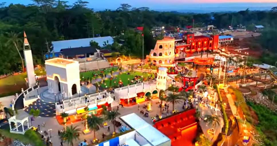 PICTNIQ Land, Destinasi Wisata Kekinian di Jogja yang Bikin Feed Instagrammu Makin Aesthetic!, sumber blogger.googleusercontent.com