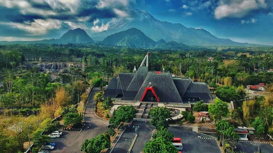 Menyusuri Jejak Sang Penjaga, Eksplorasi Mendalam Museum Gunungapi Merapi Jogja, Foto bakpiamutiarajogja.com