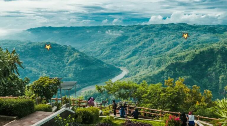 Pesona Kebun Buah Mangunan Jogja, Menikmati Keindahan Matahari Terbit di Atas Awan, Foto Orami