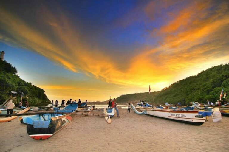 Menelusuri Pesona Pantai Baron, Foto dejogja.co.id