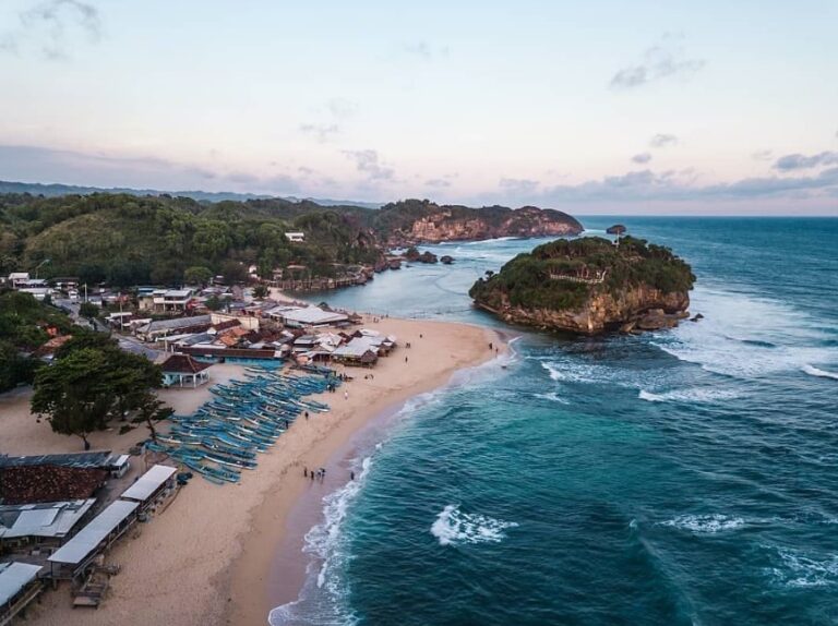 Pantai Drini Gunungkidul Jogja, Foto dejogja.co.id