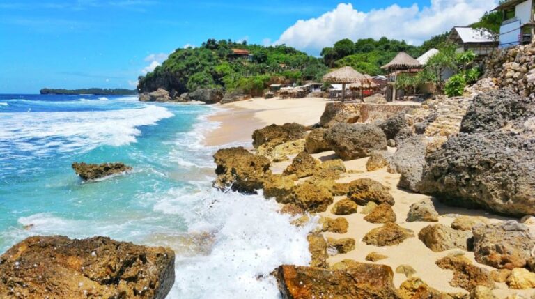 Pantai Watu Lawang Gunungkidul, Foto tripjogja.co.id