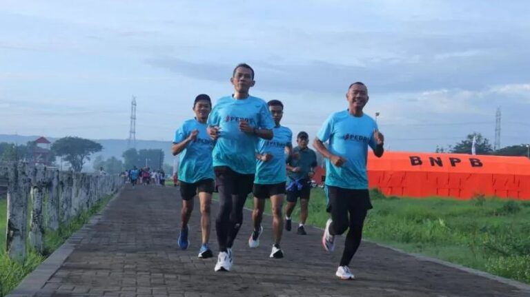 Spot lari dan jalan pagi di Stadion Sultan Agung Jogja trek rindang pagi hari